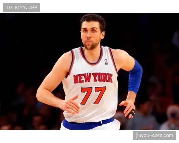 巴尼亚尼无球跑动改变防守布局,拉开空间效率提升 巴尼亚尼无球跑动改变防守布局,拉开空间效率提升